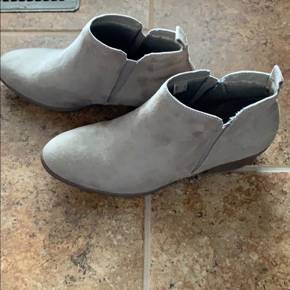 Booties - Picture 4 of 7